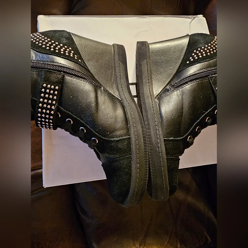 Aldo Verratto-96 wedge boots size 7.5 Used black with gold studs - Picture 8 of 12